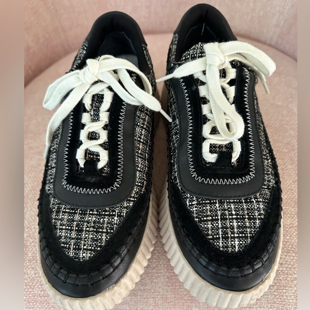 Dolce Vita “Dolen ” sneakers. Excellent condition.